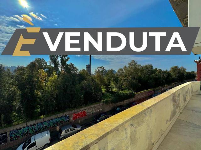 Appartamento in vendita a Coroglio, Campania