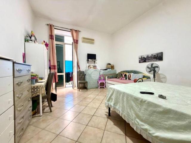 Appartamento in vendita a Montecalvario, Napoli