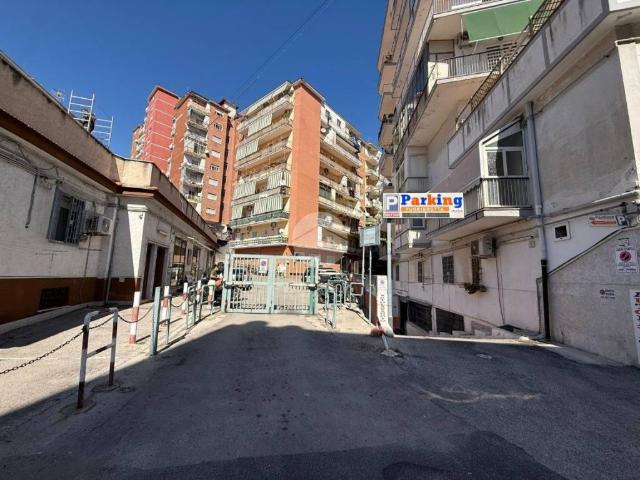 Appartamento in vendita a Fuorigrotta, Napoli