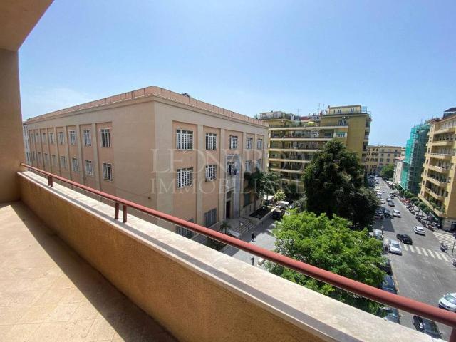 Appartamento in vendita a Municipalità 1, Campania