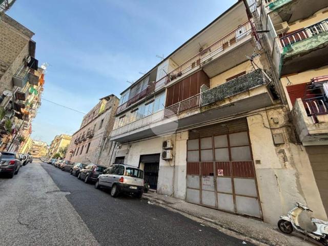 Appartamento in vendita a Municipalità 3, Campania