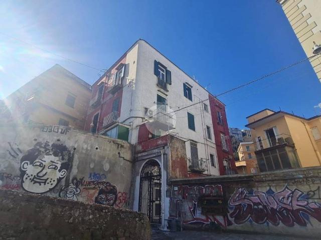 Appartamento in vendita a Montecalvario, Napoli