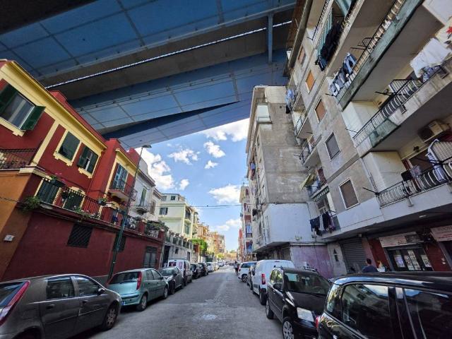 Appartamento in vendita a Municipalità 3, Campania