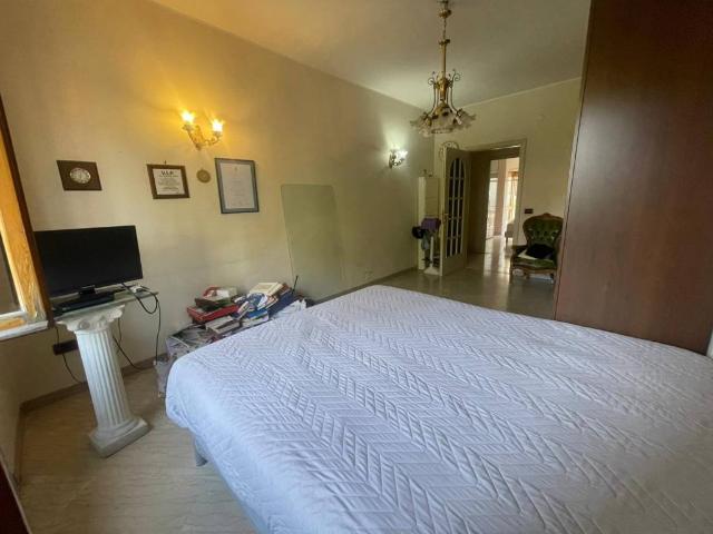 Appartamento in vendita a Vomero, Napoli