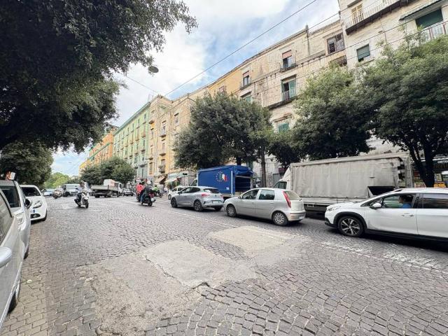 Appartamento in vendita a Municipalità 3, Campania