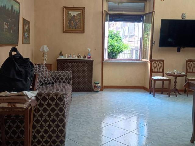 Appartamento in vendita a Vomero, Napoli