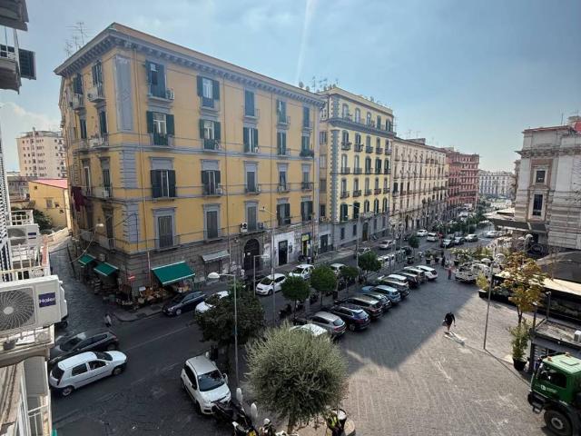 Appartamento in vendita a Chiaia, Napoli