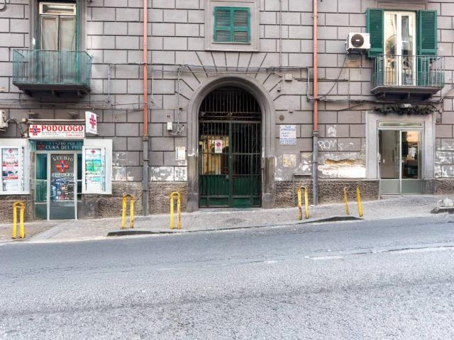 Appartamento in vendita a Avvocata, Napoli