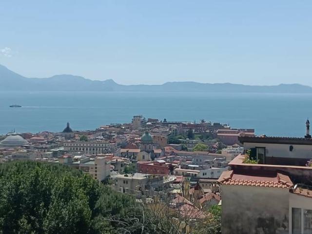 Villa Indipendente in vendita a Municipalità 1, Campania