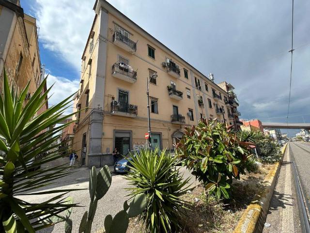 Appartamento in vendita a Municipalità 4, Campania