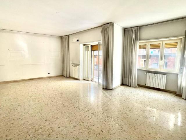 Appartamento in vendita a Arenella, Napoli