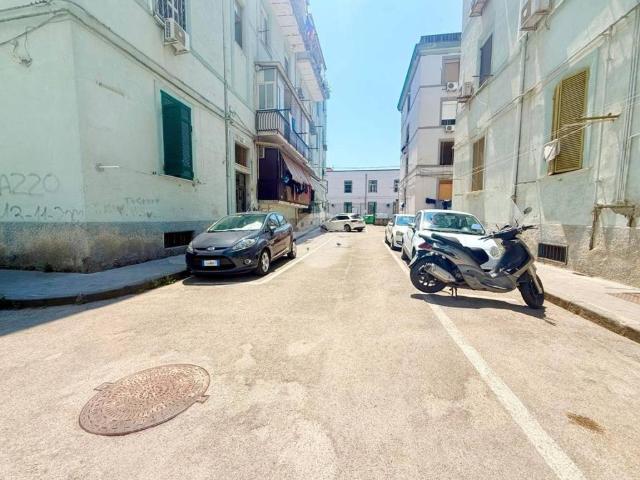 Appartamento in vendita a Municipalità 4, Campania