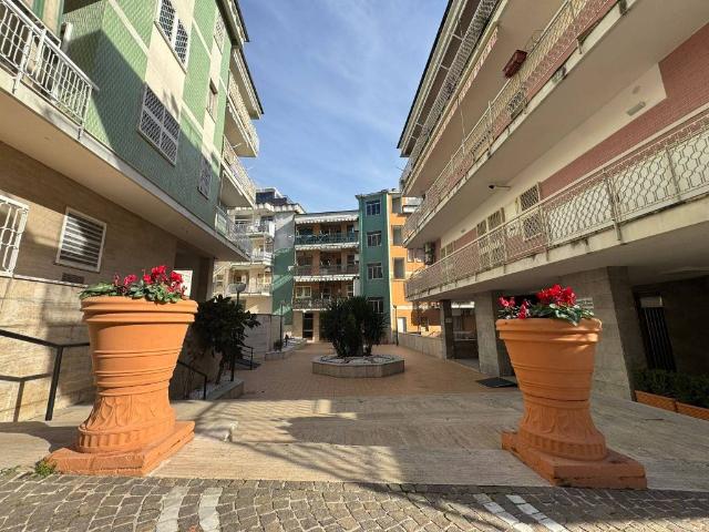 Appartamento in vendita a Municipalità 3, Campania