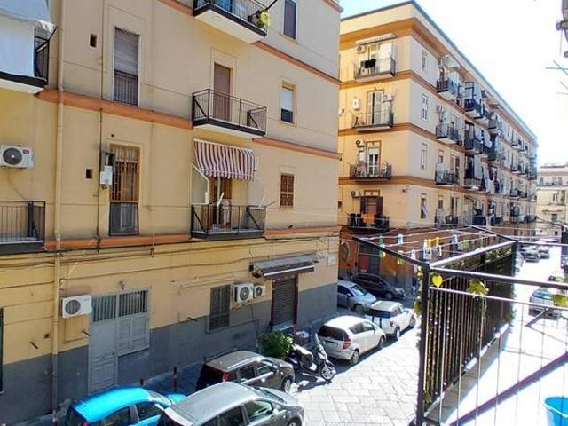 Appartamento in vendita a Vicaria, Napoli
