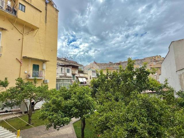 Appartamento in vendita a Municipalità 3, Campania