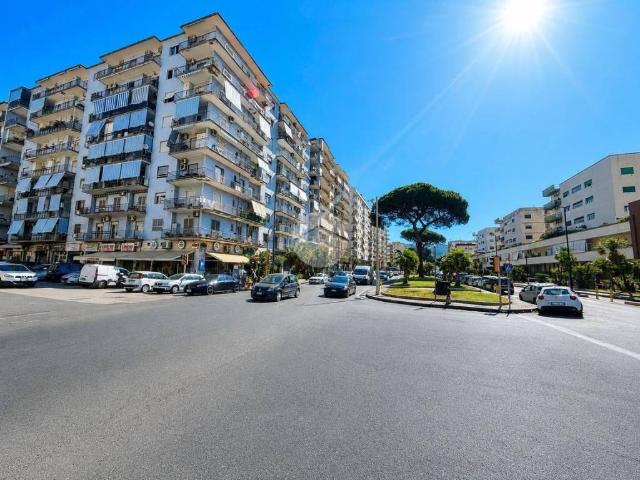 Appartamento in vendita a Municipalità 10, Campania