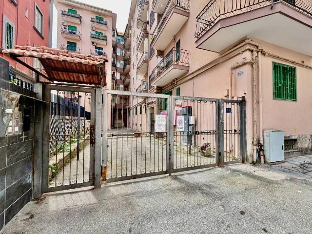 Appartamento in vendita a Municipalità 10, Campania