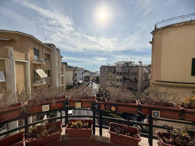 Appartamento in vendita a Municipalità 1, Campania