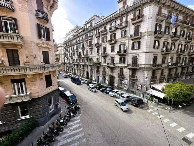Appartamento in vendita a Municipalità 1, Pizzofalcone