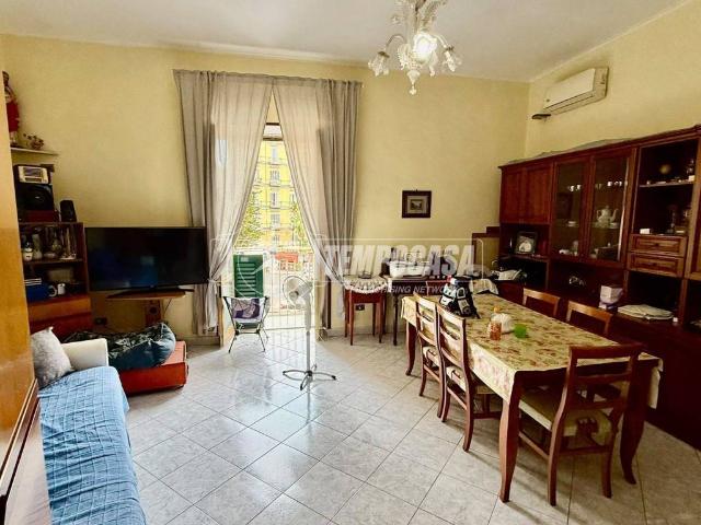 Appartamento in vendita a Chiaia, Napoli