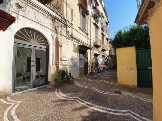 Appartamento in vendita a Avvocata, Napoli