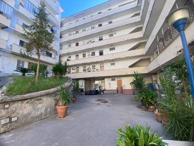 Appartamento in vendita a Fuorigrotta, Napoli