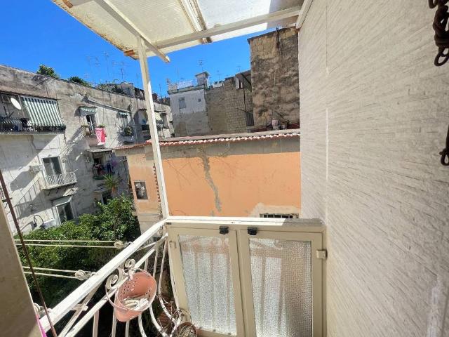 Appartamento in vendita a Vicaria, Napoli