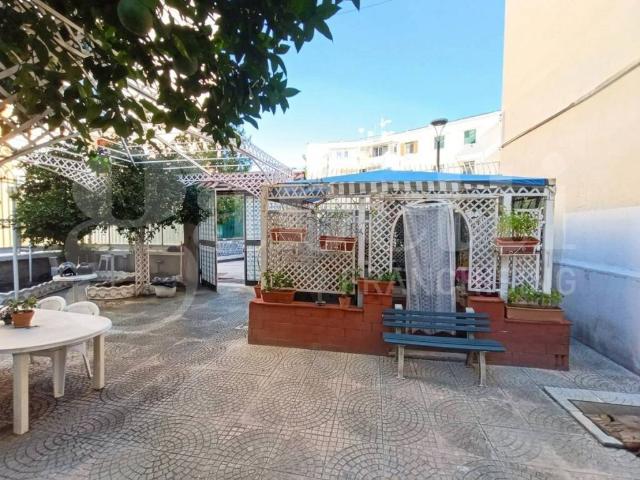Appartamento in vendita a Fuorigrotta, Napoli