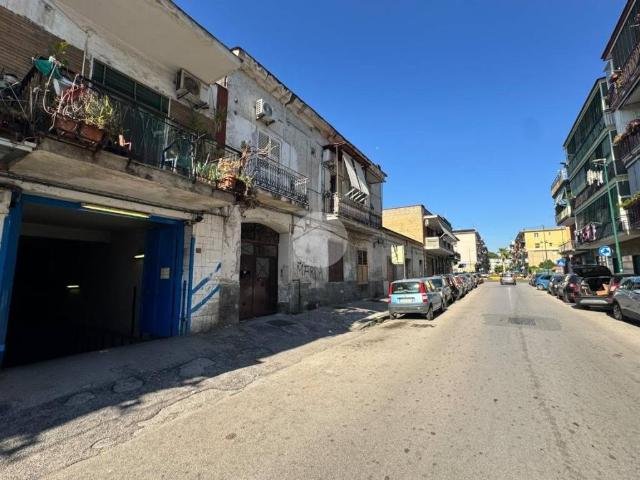 Appartamento in vendita a Secondigliano, Napoli