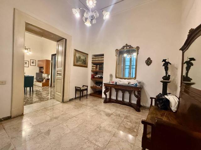 Appartamento in vendita a Municipalità 2, Campania