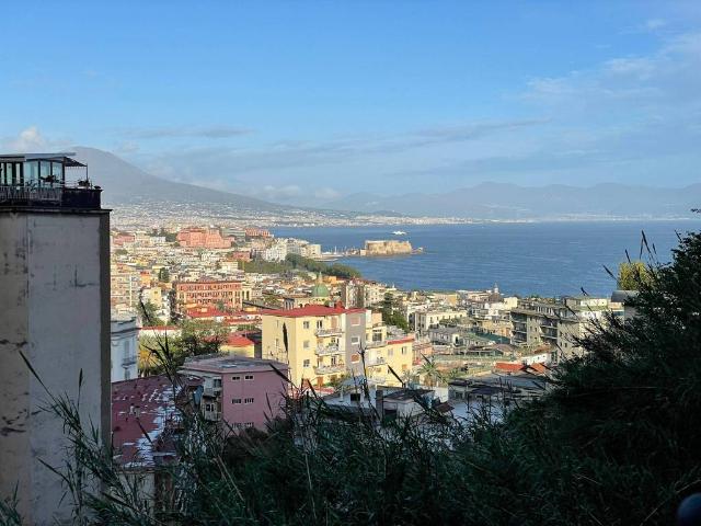Appartamento in vendita a Municipalità 1, Campania