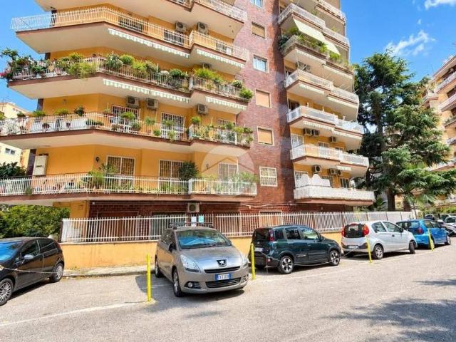 Appartamento in vendita a Arenella, Napoli