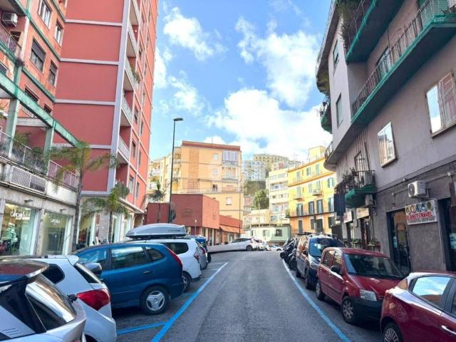Appartamento in vendita a Municipalità 1, Campania