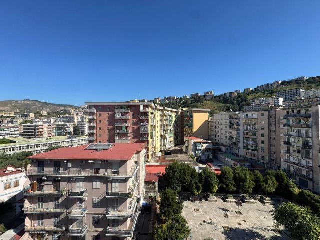 Appartamento in vendita a Fuorigrotta, Napoli