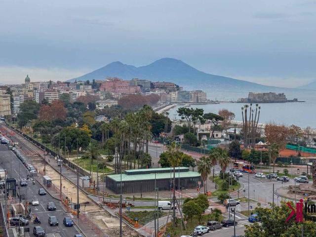 Appartamento in vendita a Municipalità 1, Campania