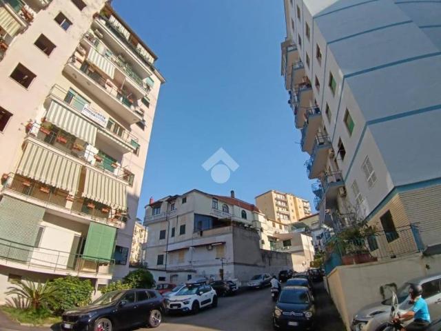 Appartamento in vendita a Avvocata, Napoli