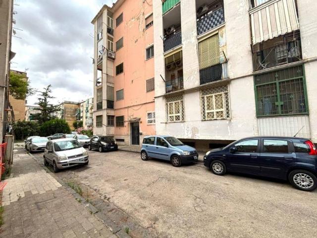 Appartamento in vendita a Municipalità 6, Campania