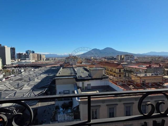 Appartamento in vendita a Pendino, Napoli