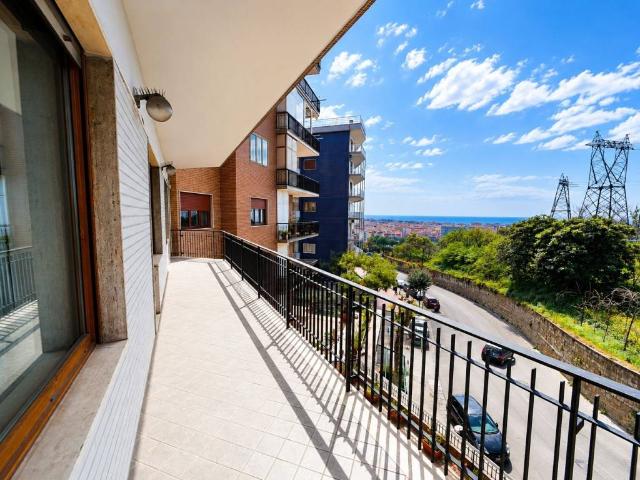 Appartamento in vendita a Arenella, Napoli