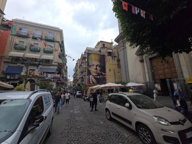 Appartamento in vendita a Pendino, Napoli