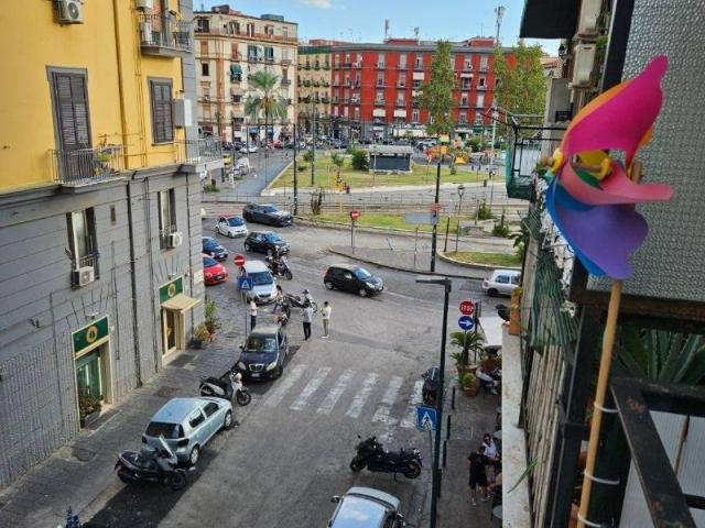 Appartamento in vendita a Vicaria, Napoli