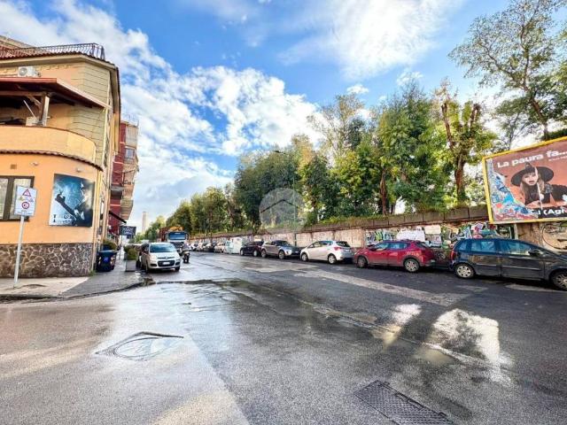 Appartamento in vendita a Coroglio, Campania
