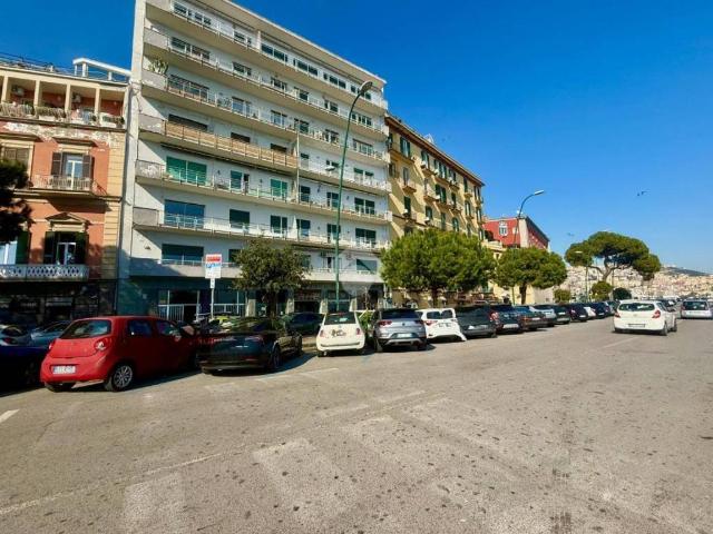 Appartamento in vendita a Municipalità 1, Campania
