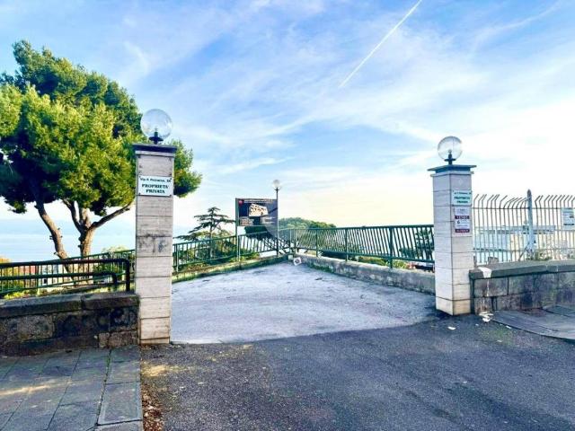 Appartamento in vendita a Municipalità 1, Campania