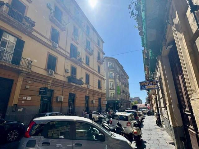 Appartamento in vendita a Mercato, Napoli