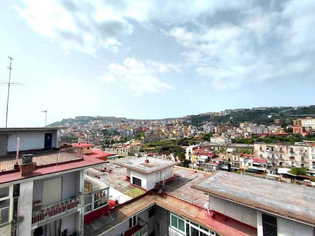 Appartamento in vendita a Municipalità 3, Campania