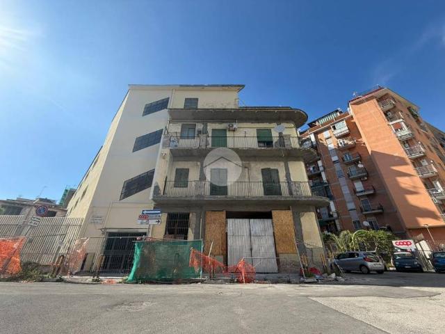 Appartamento in vendita a Coroglio, Campania