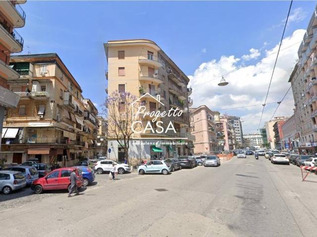 Appartamento in vendita a Vicaria, Napoli