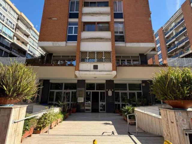 Appartamento in vendita a Municipalità 10, Campania