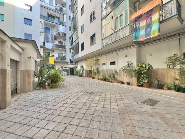 Appartamento in vendita a Fuorigrotta, Napoli